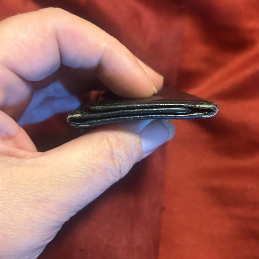 Louis Vuitton epi Black key holder - Picture 3 of 11